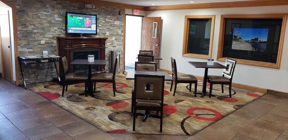 Econo Lodge Сидър Рапидс Екстериор снимка