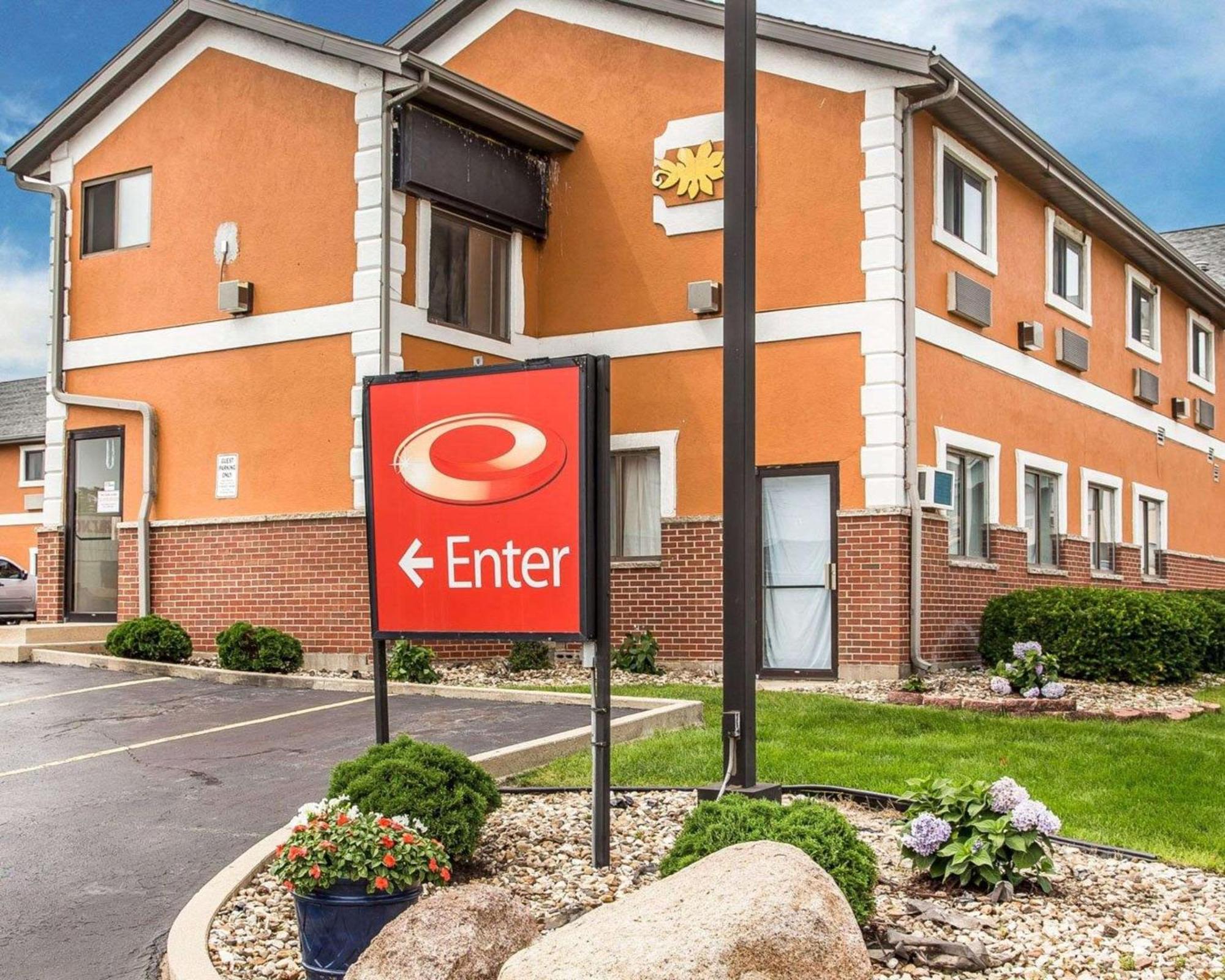 Econo Lodge Сидър Рапидс Екстериор снимка