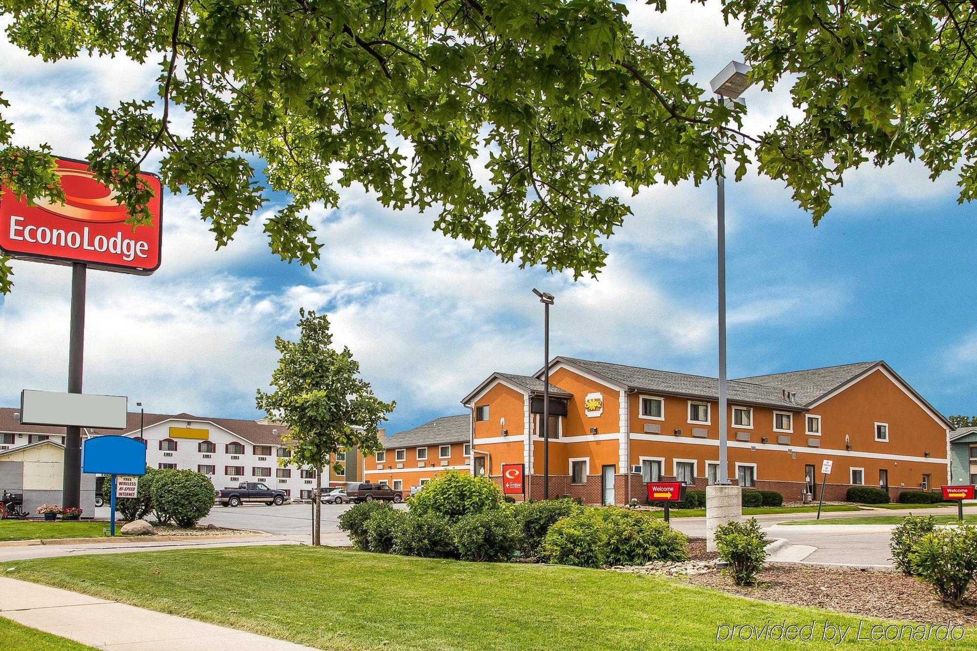 Econo Lodge Сидър Рапидс Екстериор снимка