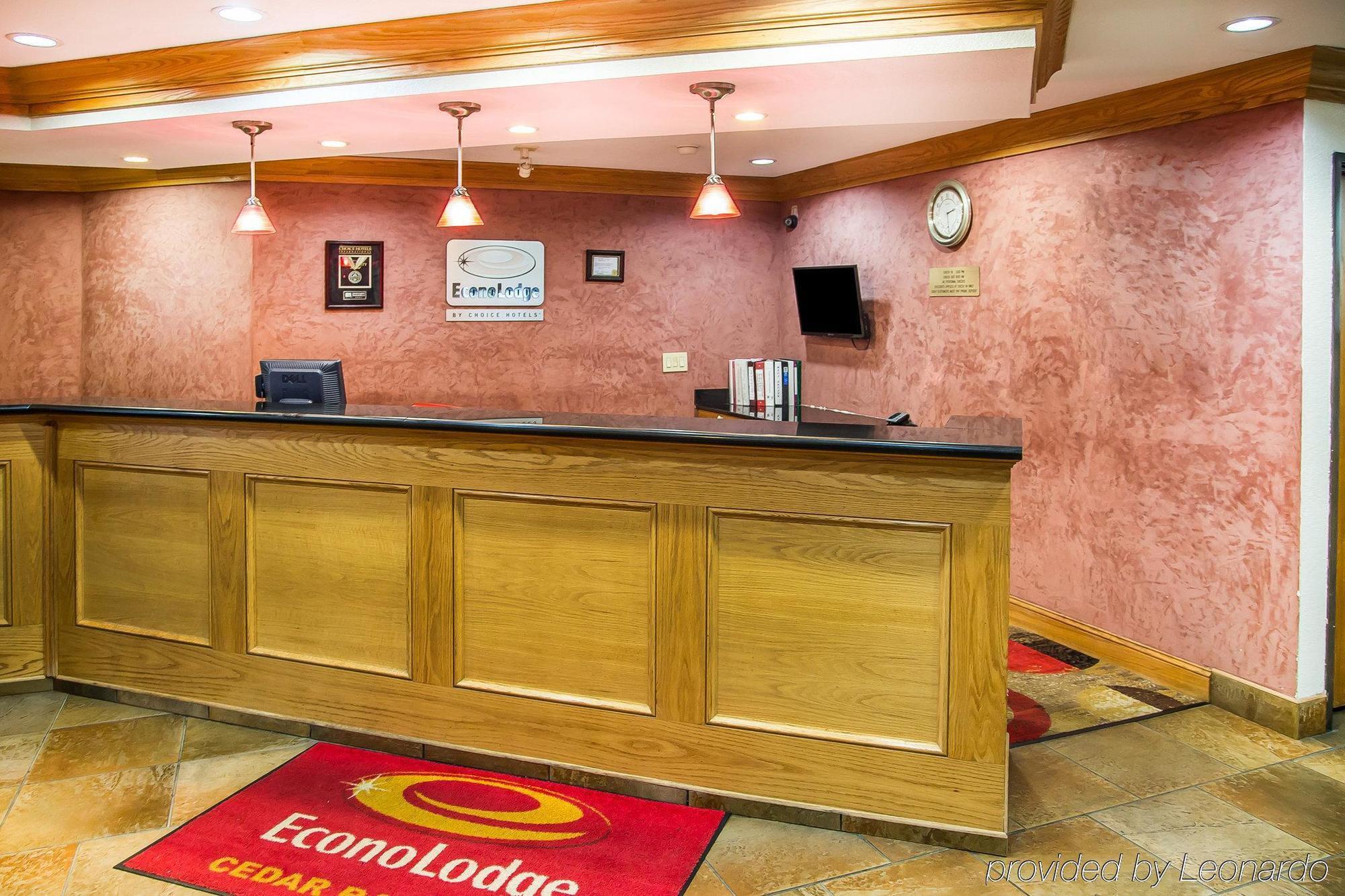 Econo Lodge Сидър Рапидс Екстериор снимка