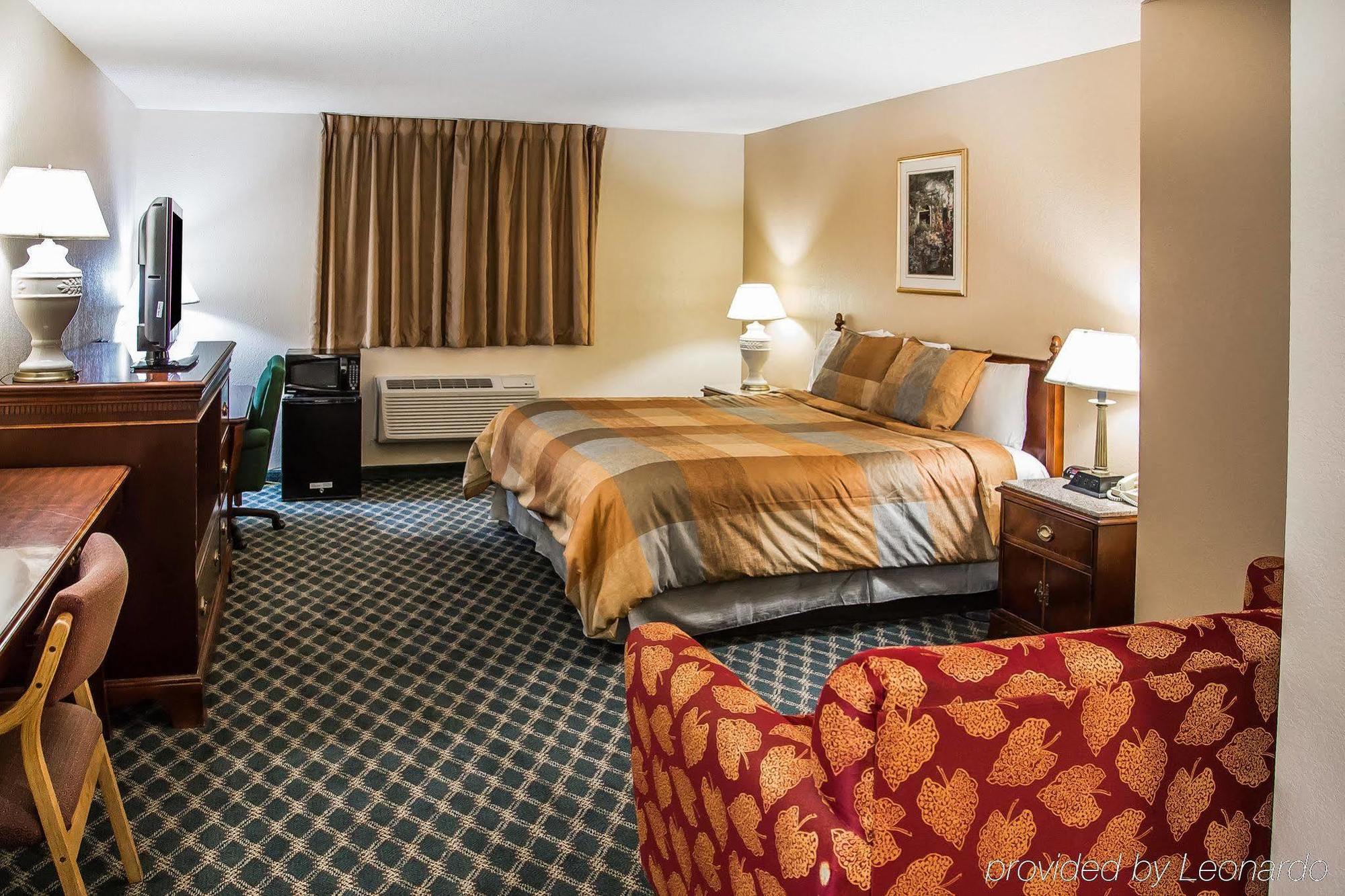 Econo Lodge Сидър Рапидс Екстериор снимка